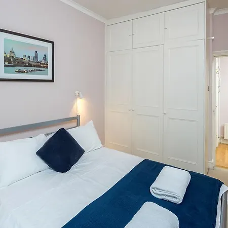 Notting Hill Apartment